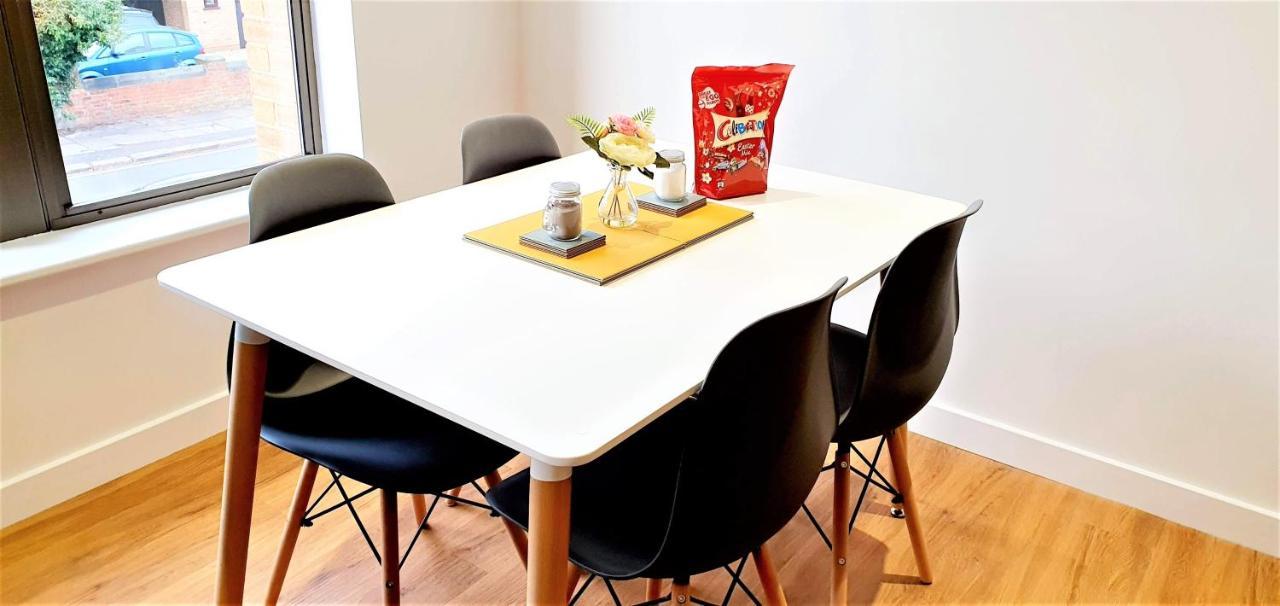Cliftonville Heights - 2 Bed Home Away From Home Нортхамптън Екстериор снимка